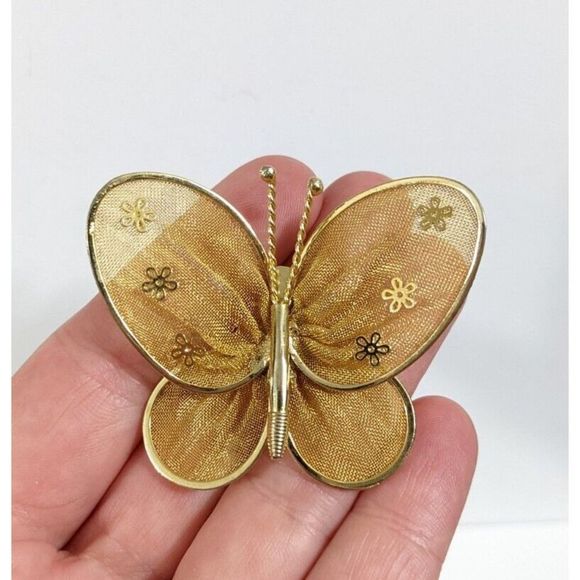 Vintage Gold Toned Mesh Butterfly Shaped Brooch - Picture 2 of 5